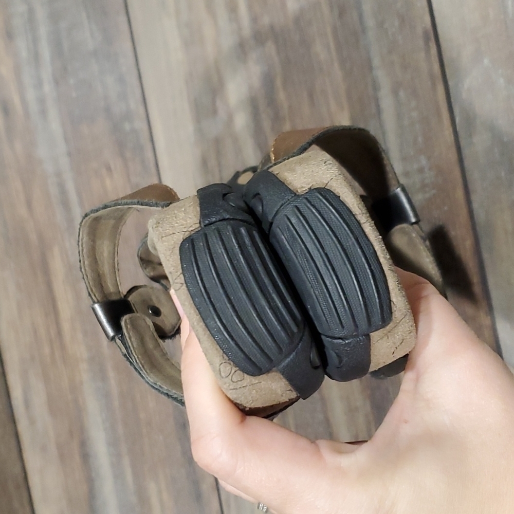 Taos Festive sandals Strappy flats sz 7 hook&loop shoes - Picture 5 of 10